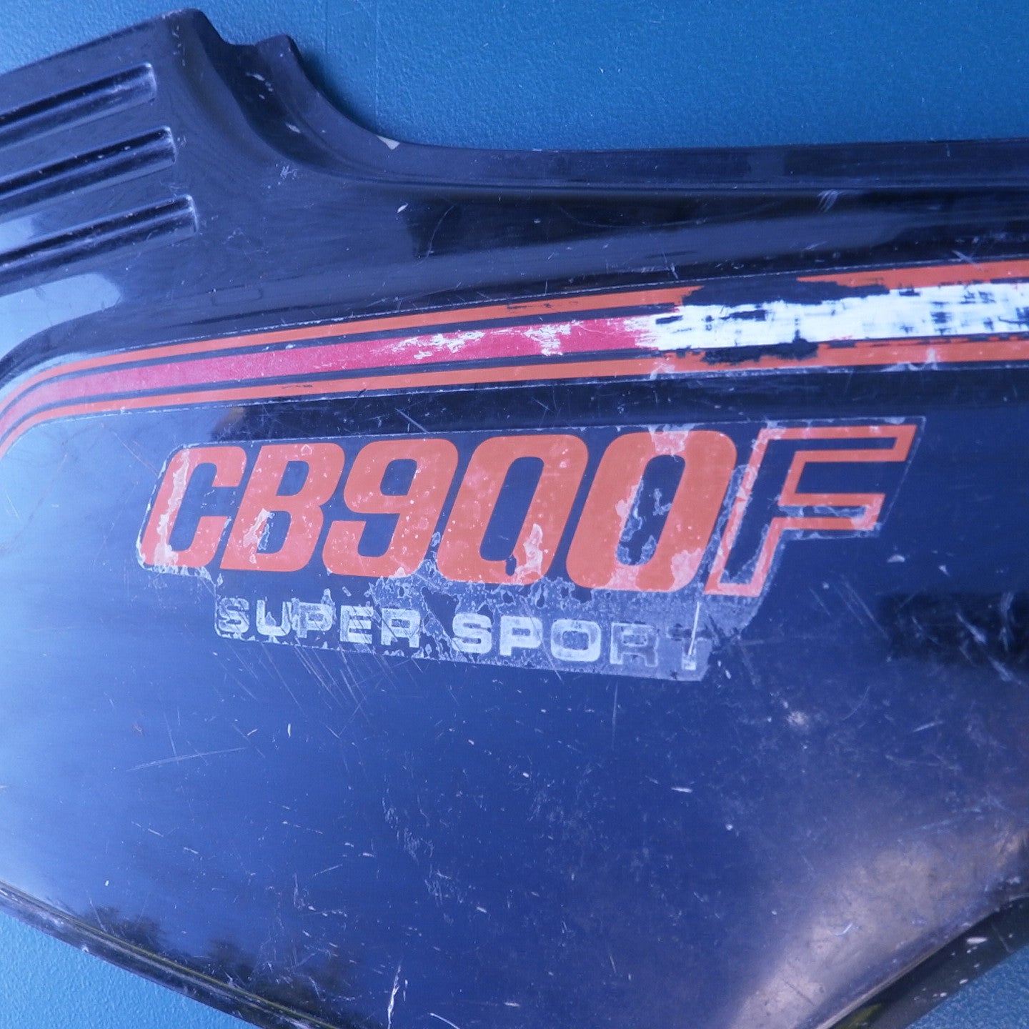Sold Ebay Honda CB900F sidecover left Black 83700-438 sku 4191