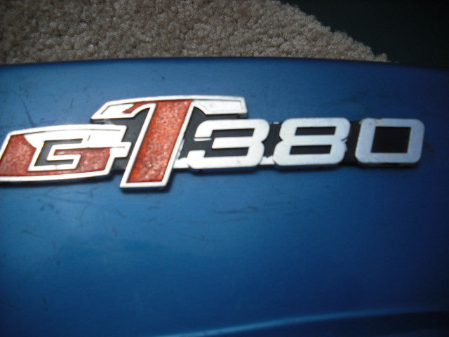 Suzuki GT380 Left Sidecover 1638