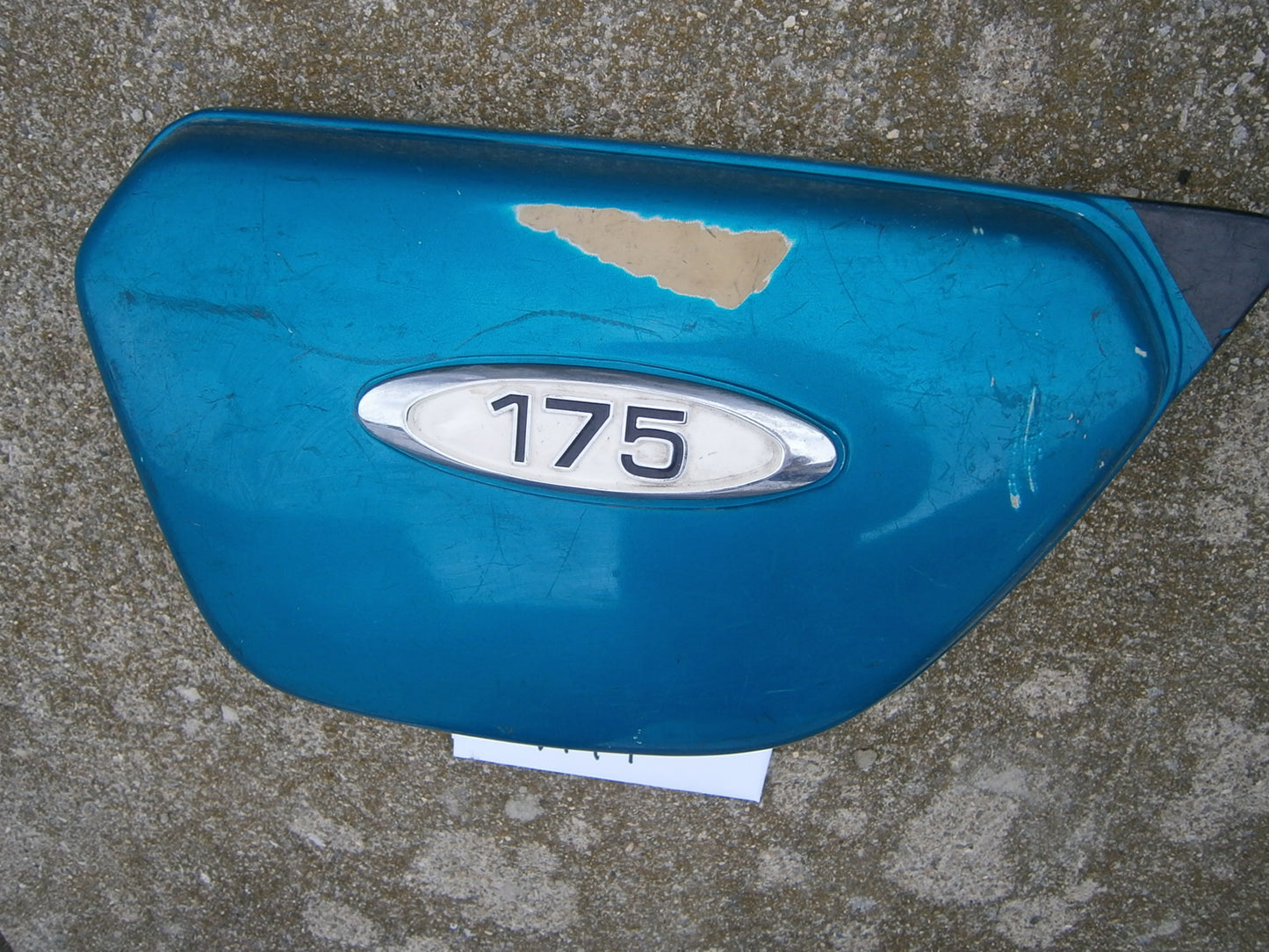 Sold on Ebay Honda CB175K4 K5 left  Blue Sidecover with. badge 17231-315-000    sku 4474