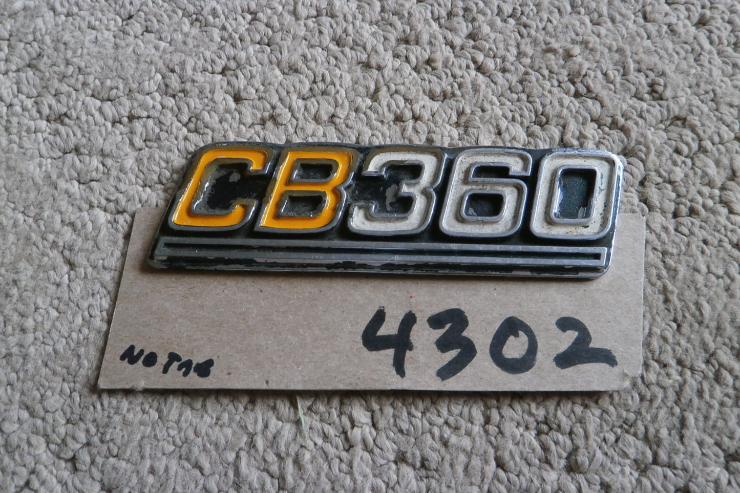 Honda CB360 Sidecover Badge  no tabs  4302