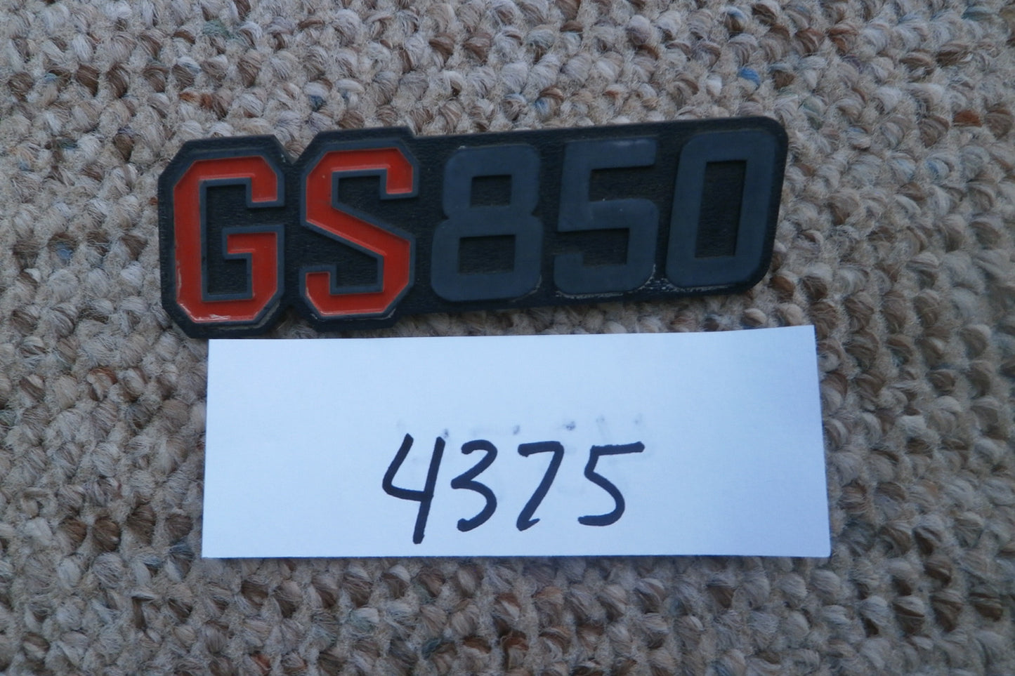 Suzuki GS850 Sidecover Badge sku 4375