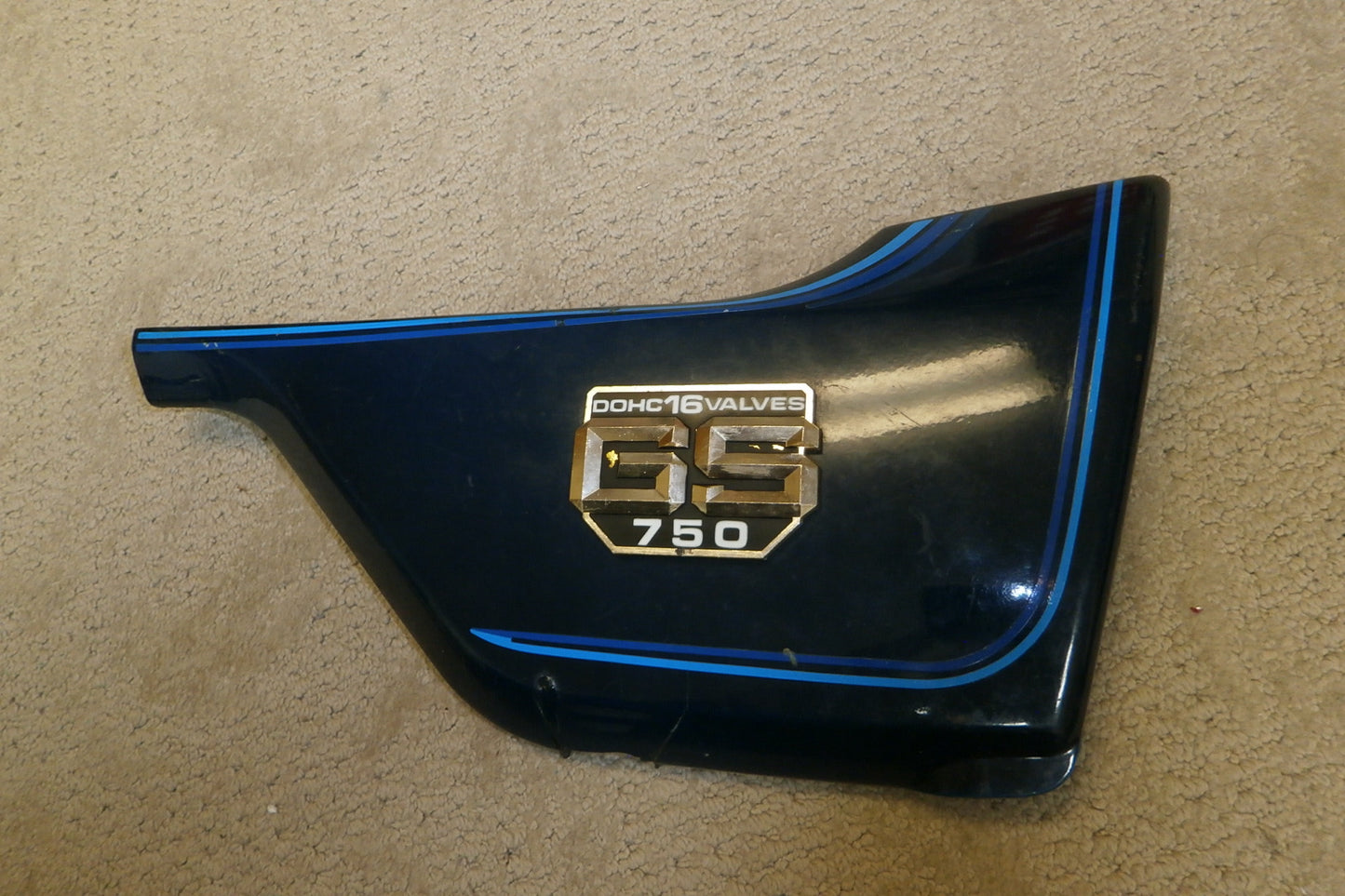 Sold Ebay 5/6/2021 Suzuki GS750ET GS750EX right  blue sidecover with badge  47111-49200-r sku 4280